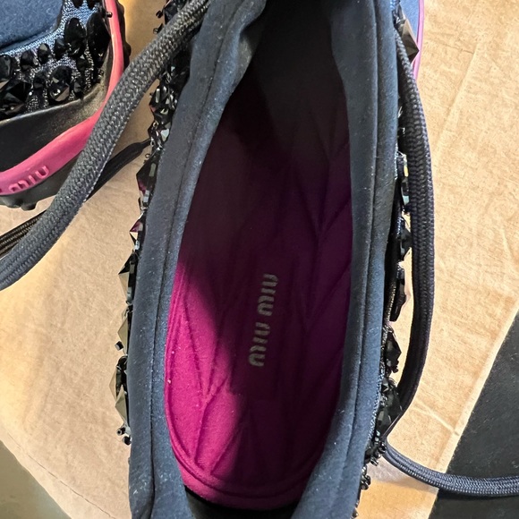 Astro Runner Trainer MIU MIU
Size EU 40 US 10 UK 8.5 - Picture 8 of 11